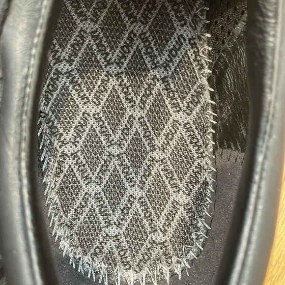 Men's Black Athletic Shoes - Picture 9 of 11